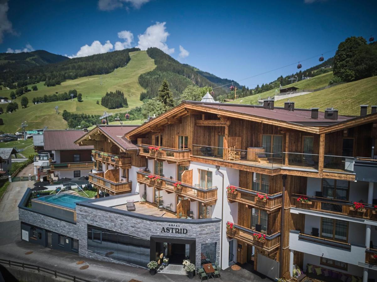 Hotel Astrid - Inklusive Kostenfreier Jokercard Saalbach-Hinterglemm Extérieur photo